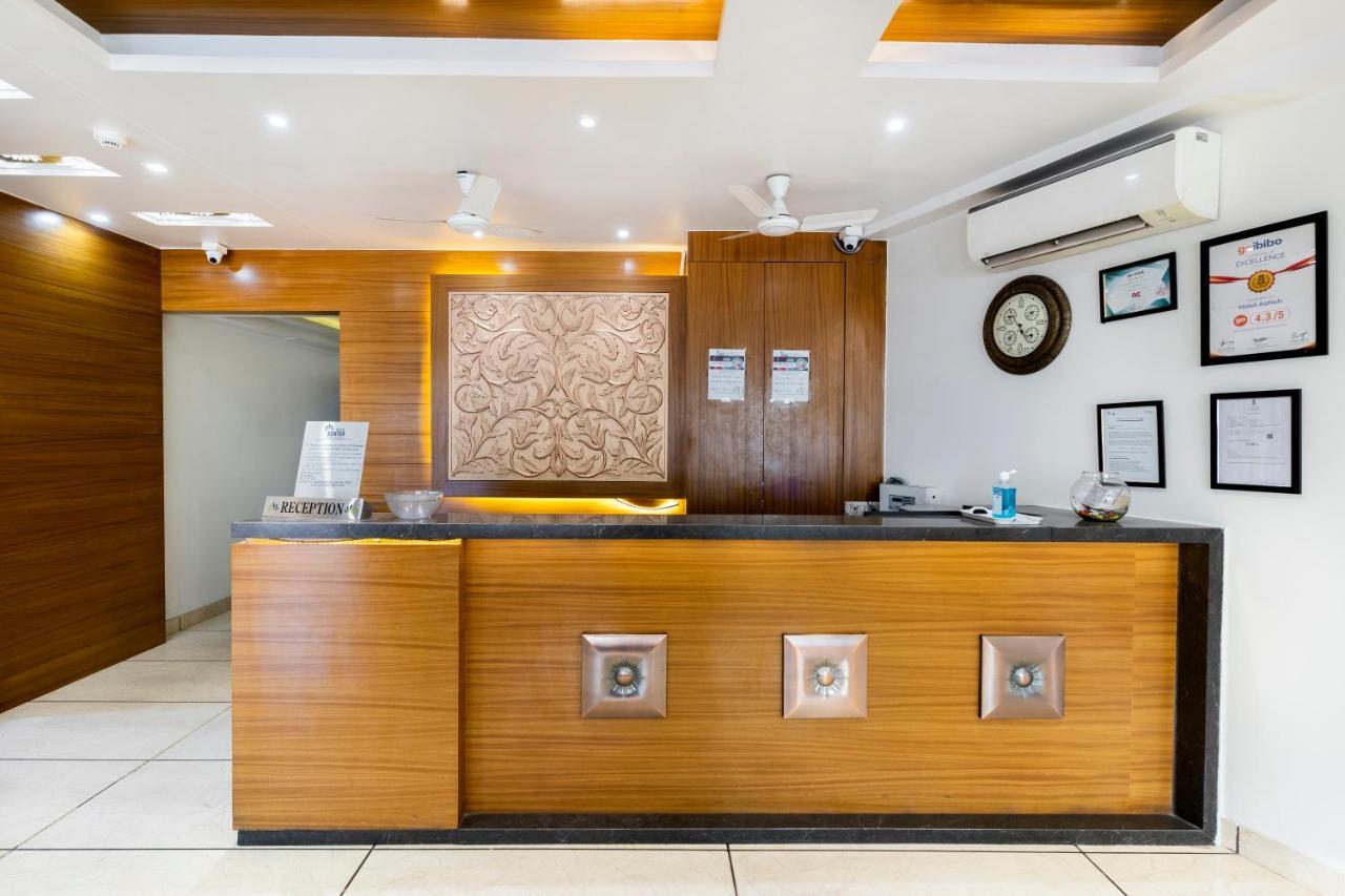 Hotel Ashish Ahmedabad Exterior foto